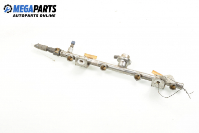 Fuel rail for Ford Mondeo Mk III 1.8 16V, 125 hp, hatchback, 5 doors, 2001