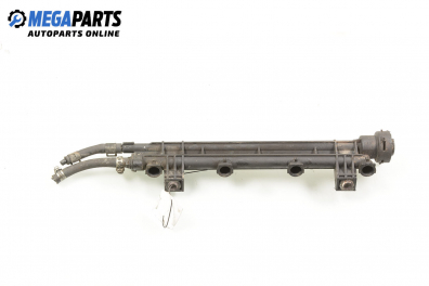 Fuel rail for Hyundai Trajet 2.0, 136 hp, minivan, 5 doors, 2001