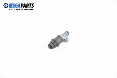 Gasoline fuel injector for Audi 80 (B4) 2.0, 115 hp, sedan, 1992