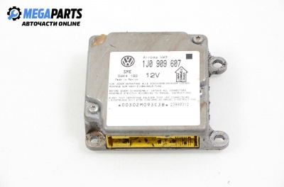 Airbag module for Volkswagen Passat (B5; B5.5) 1.8 T, 150 hp, station wagon automatic, 1998 № 1J0 909 607