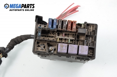 Fuse box for Renault Laguna 1.8 16V, 121 hp, station wagon, 2003