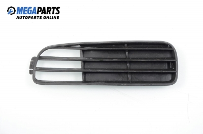 Bumper grill for Audi 80 (B4) 2.0, 115 hp, sedan, 1992