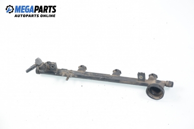 Fuel rail for Renault Laguna II (X74) 1.8 16V, 120 hp, hatchback, 2001