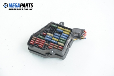 Fuse box for Volkswagen Passat (B5; B5.5) 1.8, 125 hp, station wagon automatic, 1997