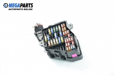 Fuse box for Audi A6 (C5) 2.5 TDI Quattro, 180 hp, station wagon automatic, 2000
