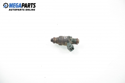 Gasoline fuel injector for Audi A3 (8L) 1.6, 101 hp, 3 doors, 1998