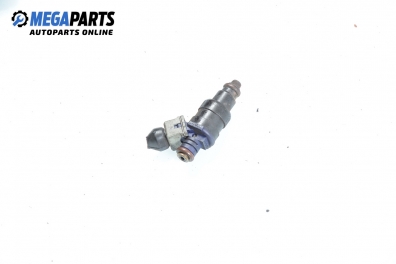 Gasoline fuel injector for Renault Megane I 1.6, 75 hp, hatchback, 5 doors, 1996