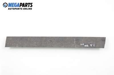 Material profilat exterior for Volkswagen Passat (B5; B5.5) 1.9 TDI 4motion, 110 hp, combi, 1998, position: dreaptă - spate