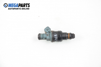 Gasoline fuel injector for BMW 3 (E36) 1.8, 113 hp, sedan, 1992