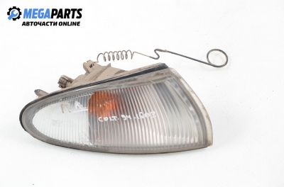 Corner pentru Mitsubishi Colt 2 vârf. 1.3 12V 75 CP 1994 - dreapta