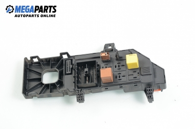 Tablou cu siguranțe pentru Opel Vectra C 2.2 16V DTI, 125 cp, sedan automat, 2005 № 460 023 260