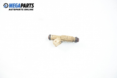 Benzineinspritzdüse für Ford Mondeo Mk II 2.0, 131 hp, combi, 1999