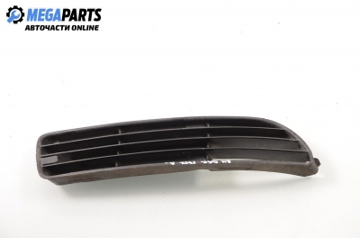 Grilă în bara de protecție for Audi A4 (B5) (1994-2001) 1.6, sedan