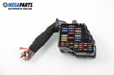 Fuse box for Volkswagen Bora 2.0, 115 hp, sedan, 2002