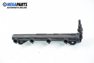 Fuel rail for Renault Clio II 1.2 16V, 75 hp, 3 doors, 2002