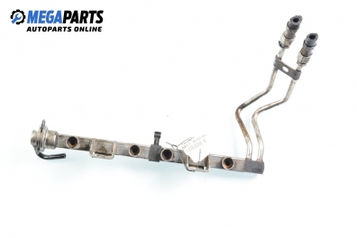 Fuel rail for Audi 80 (B4) 1.6, 101 hp, station wagon, 1994