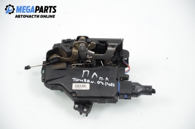 Schloss for Volkswagen Touran 2.0 TDI, 136 hp, 2004, position: links, vorderseite