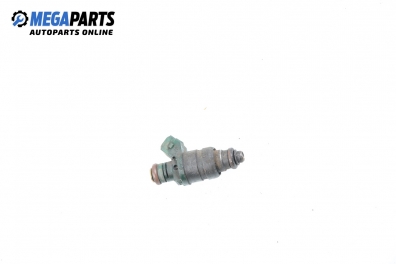 Gasoline fuel injector for Audi A3 (8L) 1.6, 101 hp, 3 doors, 1997