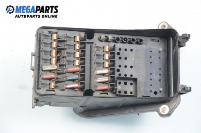 Fuse box for Mercedes-Benz 190 (W201) 2.3, 136 hp, 1990