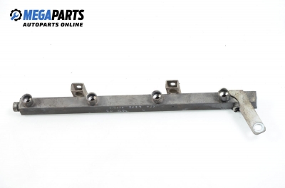 Fuel rail for Saab 9000 2.0, 128 hp, hatchback, 1992