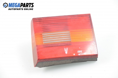 Innere bremsleuchte für Volkswagen Passat (B4) 1.8, 90 hp, combi, 1994, position: links