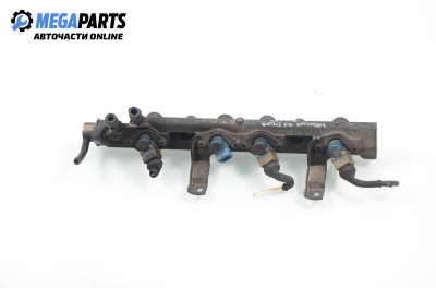 Fuel rail with injectors for Renault Laguna 2.0, 113 hp, hatchback automatic, 1995