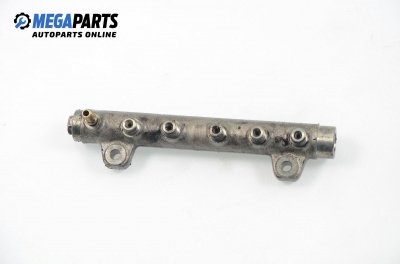 Fuel rail for Renault Laguna 2.2 dCi, 150 hp, station wagon, 2002