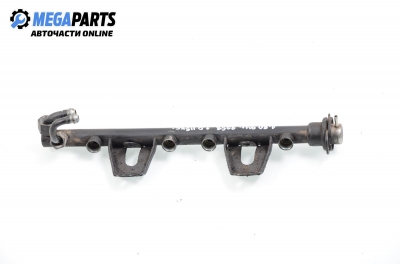 Fuel rail for Audi 80 (B4) 2.0, 115 hp, station wagon, 1994