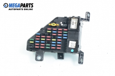 Fuse box for Kia Sportage II (KM) 2.0 CRDi 4WD, 113 hp, 2006