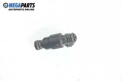 Gasoline fuel injector for Hyundai Coupe 1.6 16V, 105 hp, 2002