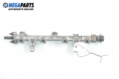 Fuel rail for Hyundai Coupe 1.6 16V, 105 hp, 2002