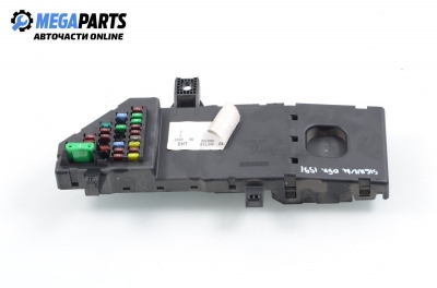 Fuse box for Opel Signum (2003-2007) 1.9 automatic