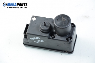 Vacuum pompă central for Volkswagen Passat (B3) 1.8, 90 hp, combi, 1990