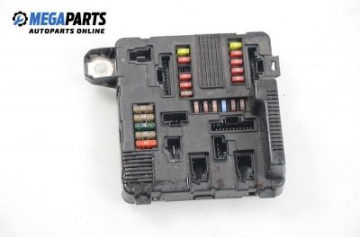 Fuse box for Renault Megane 1.6 16V, 113 hp, hatchback, 5 doors, 2003