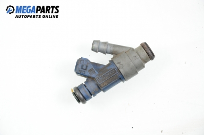 Gasoline fuel injector for Volkswagen Bora 2.0, 115 hp, sedan, 1999 № 06A906031C