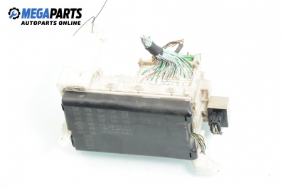 Fuse box for Toyota Corolla (E120; E130) 1.6 VVT-i, 110 hp, sedan, 2002