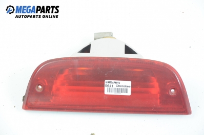 Central tail light for Jeep Cherokee (KJ) 3.7 4x4, 204 hp automatic, 2001