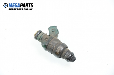 Duza benzină pentru Seat Leon (1M) 1.6, 100 cp, 5 uși, 2000