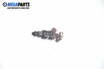 Gasoline fuel injector for Opel Omega B 2.0 16V, 136 hp, sedan, 1994