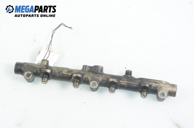 Fuel rail for Citroen C8 2.2 HDi, 128 hp, 2004