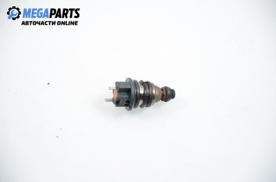 Gasoline fuel injector for Volkswagen Passat (B4) (1993-1996) 2.0, station wagon