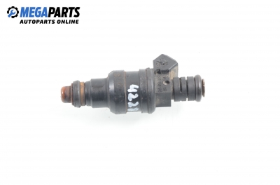 Gasoline fuel injector for Audi 100 (C4) 2.8, 174 hp, sedan, 1991