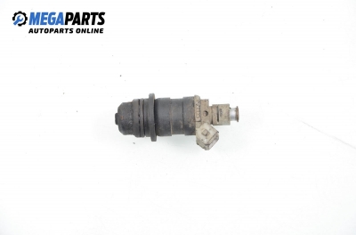 Gasoline fuel injector for Audi 80 (B4) 1.6, 101 hp, station wagon, 1995