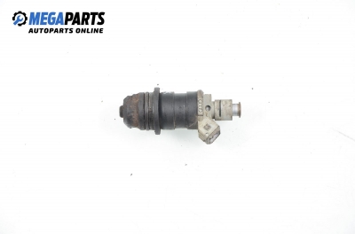 Gasoline fuel injector for Audi 80 (B4) 1.6, 101 hp, station wagon, 1995