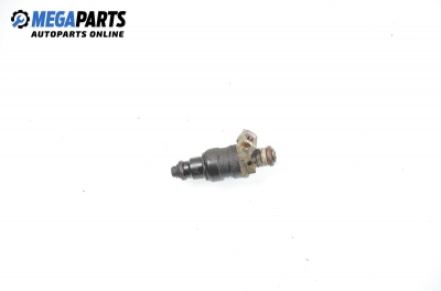 Gasoline fuel injector for Audi 80 (B4) 1.6, 101 hp, station wagon, 1993