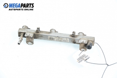 Fuel rail for Opel Corsa C 1.0, 60 hp, 3 doors, 2005