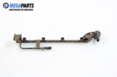 Fuel rail for Nissan Primera 2.0, 131 hp, sedan, 5 doors, 1998