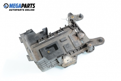 Akku halterund für Volkswagen Golf V 2.0 16V TDI, 140 hp, hecktür, 5 türen, 2004