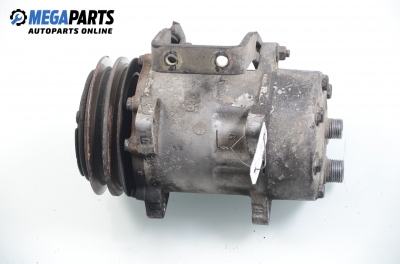 Kompressor klimaanlage für Volkswagen Passat (B3) 1.8 16V, 136 hp, combi, 1992