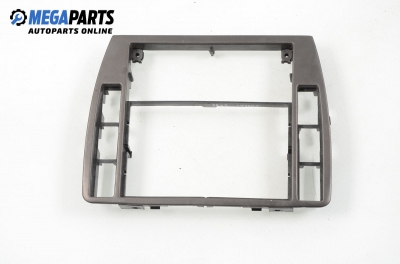 Consola centrală pentru Volkswagen Passat (B5; B5.5) 2.0, 115 cp, sedan automat, 2002